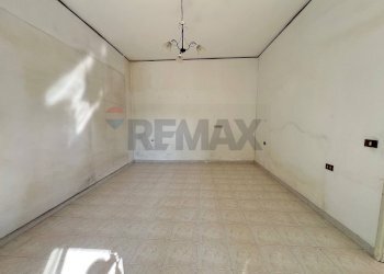 Stanza vuota - Bilocale Via Giovanni Antonio Campano
 
198, Napoli - foto 10