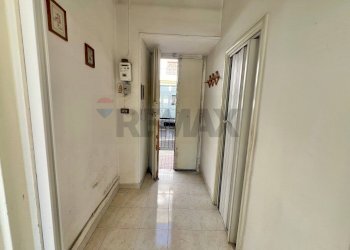 Hall / corridoio - Bilocale Via Giovanni Antonio Campano
 
198, Napoli - foto 15