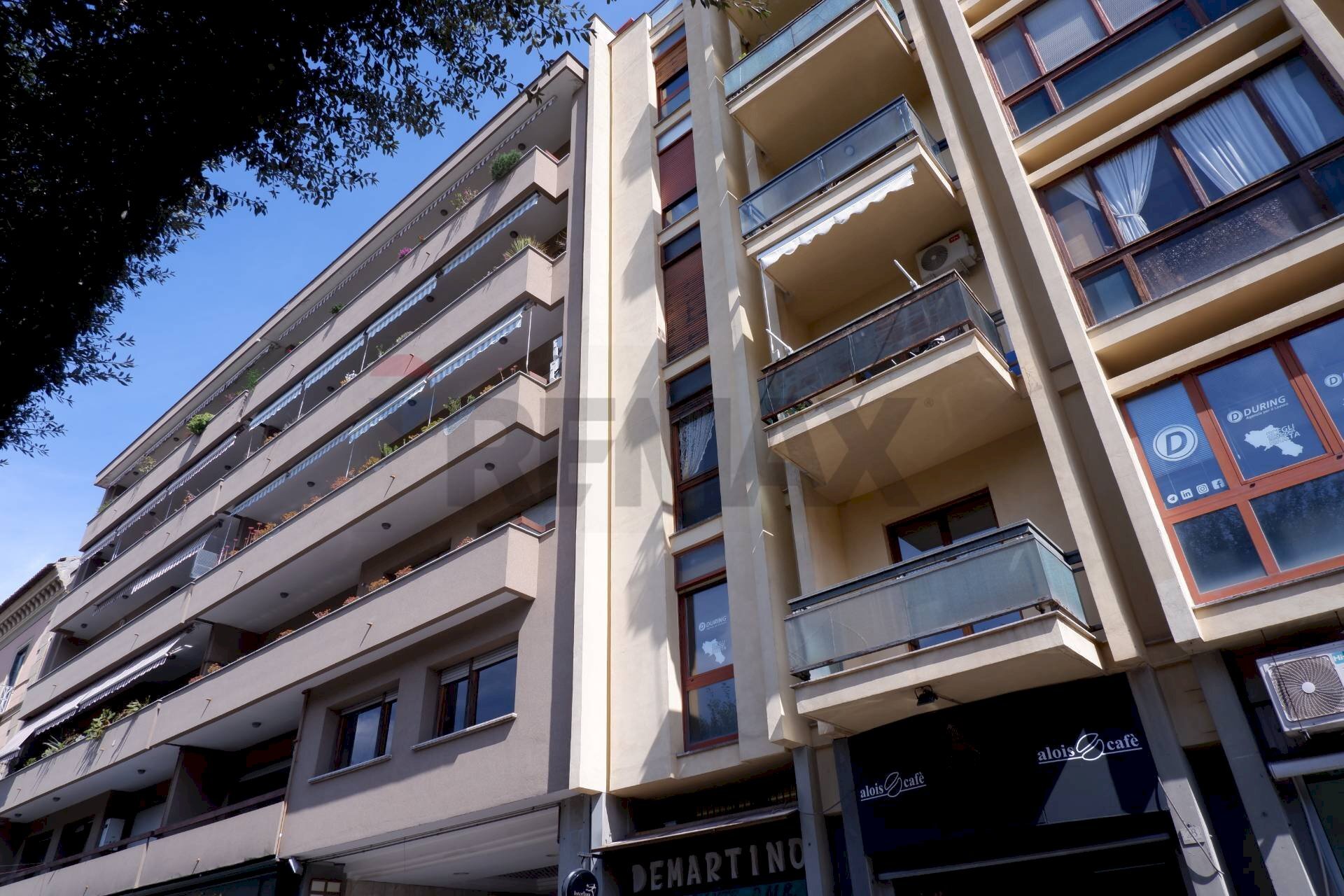 Edificio all\'aperto - Attico Piazza Vanvitelli
 
26, Caserta - foto 1