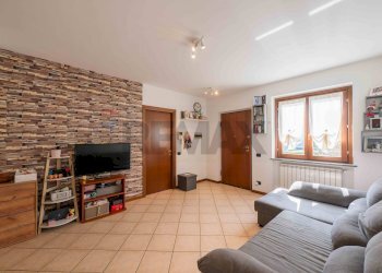 Soggiorno - Three-room apartment VIA GALILEO GALILEI
6A, Azzano San Paolo - photo 8