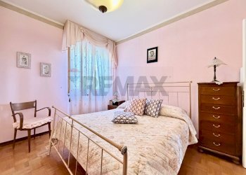 Camera / camera da letto - Three-room apartment Osimo - photo 32