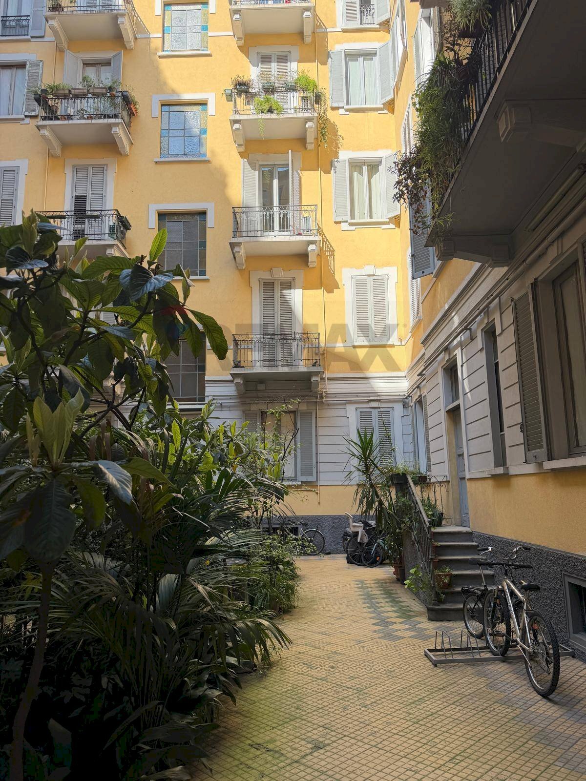 Edificio all\'aperto - Bilocale VIA LUIGI SETTEMBRINI
 
45, Milano - foto 1