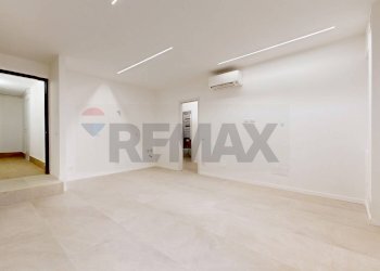 Stanza vuota - Bilocale Via Azzo Carbonera
 
19, Milano - foto 3