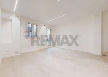 Stanza vuota - Bilocale Via Azzo Carbonera
 
19, Milano - foto 5