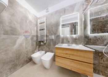 Bagno - Bilocale Via Azzo Carbonera
 
19, Milano - foto 12