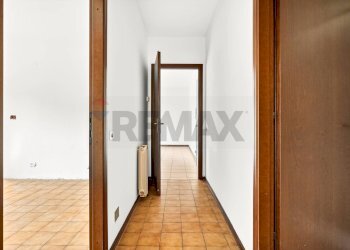 Hall / corridoio - Trilocale via delle rose
 
31/A, Legnano - foto 12