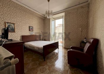 Camera / camera da letto - Bilocale Viale Margherita a Ponticelli
 
75, Napoli - foto 8