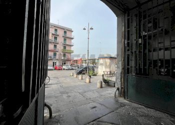 Edificio all\'aperto - Bilocale Viale Margherita a Ponticelli
 
75, Napoli - foto 18