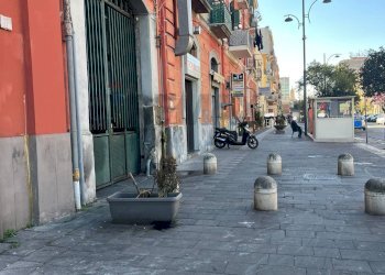 Edificio all\'aperto - Bilocale Viale Margherita a Ponticelli
 
75, Napoli - foto 1