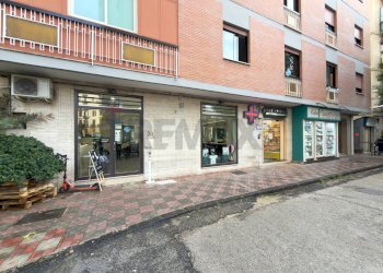 Edificio all\'aperto - Shop Via Giovanni Battista Ruoppolo
15, Napoli - photo 2