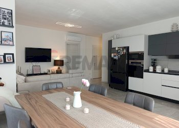 Sala da pranzo - Bilocale Via Cremonese
 
120, Parma - foto 4