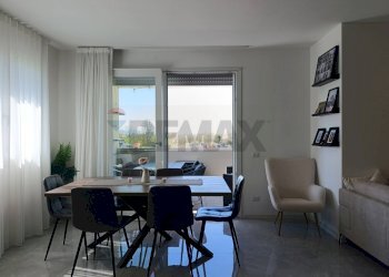 Sala da pranzo - Bilocale Via Cremonese
 
120, Parma - foto 7