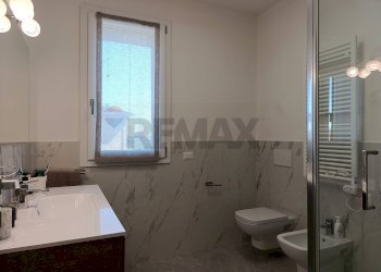 Bagno - Bilocale Via Cremonese
 
120, Parma - foto 27
