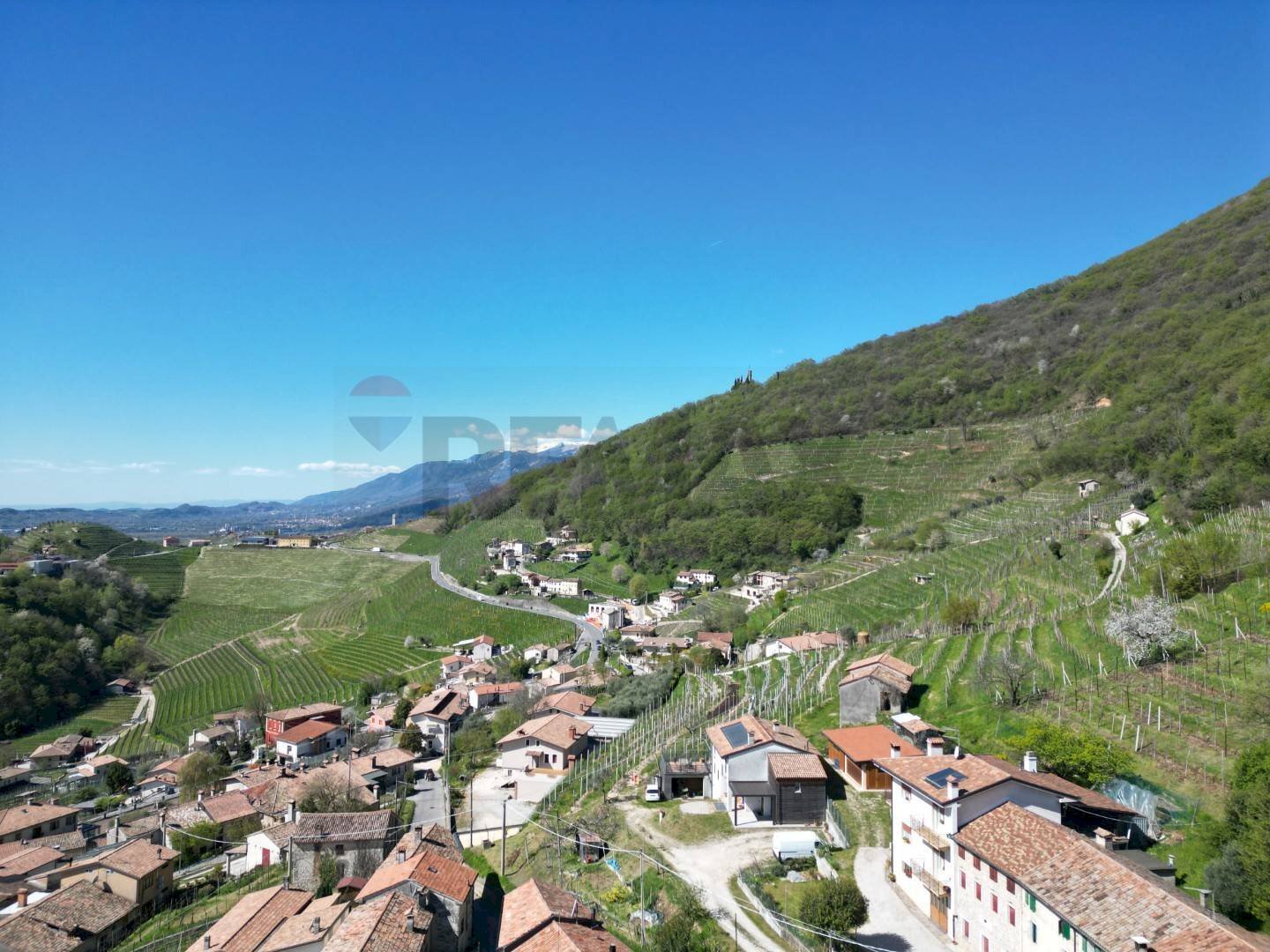Vista delle montagne - Casa semi indipendente Via Cimitero
 
44, Valdobbiadene - foto 1