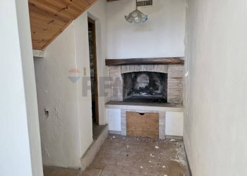 Hall / corridoio - Casa semi indipendente Via Cimitero
 
44, Valdobbiadene - foto 8