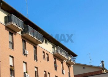 Edificio all\'aperto - Trilocale Via Emilia All'ospizio
 
30, Reggio nell'Emilia - foto 2