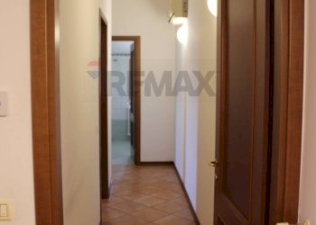 Hall / corridoio - Trilocale Via Emilia All'ospizio
 
30, Reggio nell'Emilia - foto 9