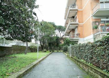 Edificio all\'aperto - Two-room apartment Via Della Stazione Di Ottavia
 
21, Roma - photo 3