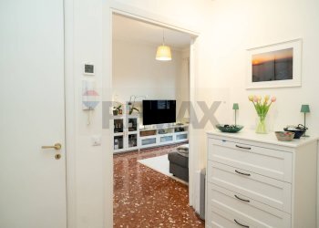 Soggiorno - Two-room apartment Via Della Stazione Di Ottavia
 
21, Roma - photo 9