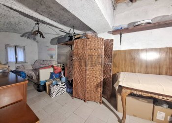 Dispensa di stoccaggio - Casa semi indipendente VIA INDIPENDENZA
 
14, Cairate - foto 18