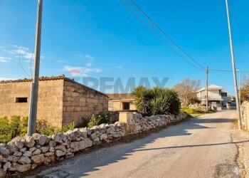 Casa all\'aperto - Building land Via Massabielle, Ragusa - photo 1