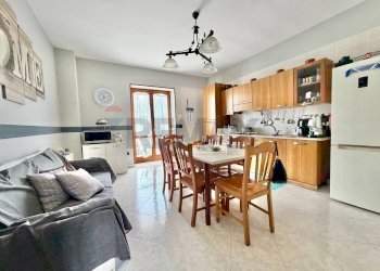 Sala da pranzo - Quadrilocale VIA F.RUSSO
 
12, Calvizzano - foto 6