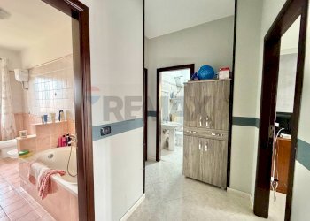 Hall / corridoio - Quadrilocale VIA F.RUSSO
 
12, Calvizzano - foto 22