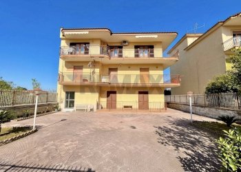 Edificio all\'aperto - Quadrilocale VIA F.RUSSO
 
12, Calvizzano - foto 43