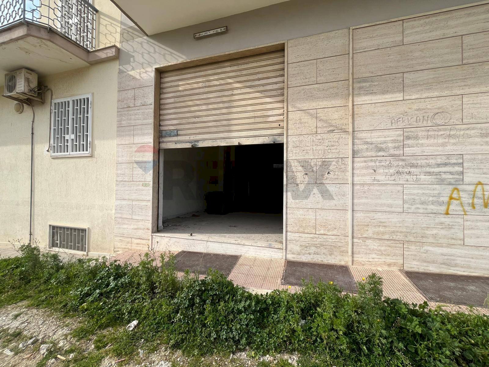 Edificio all\'aperto - Magazzino via Pasubio
15, Triggiano - foto 2