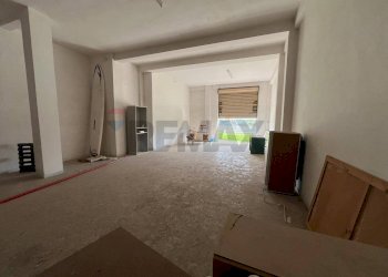 Stanza vuota - Magazzino via Pasubio
 
15, Triggiano - foto 8