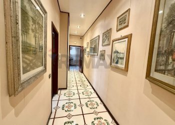 Hall / corridoio - Apartment Napoli - photo 6