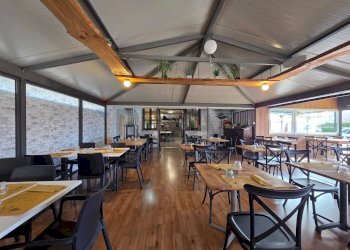 Sala da pranzo - Locale Commerciale Via Bescapè
 
30, Borgomanero - foto 10