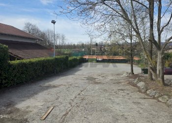 Giardino - Locale Commerciale Via Bescapè
 
30, Borgomanero - foto 15