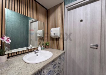 Bagno - Locale Commerciale Via Bescapè
 
30, Borgomanero - foto 21