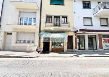 Foto 1 - Commercial Premises Via San Francesco, Viareggio - photo 1