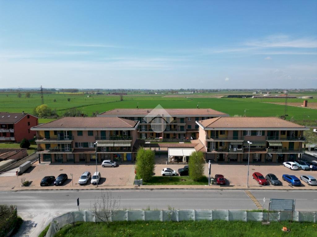 Two-room apartment Via Visconti Venosta, Bra - photo 1