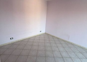 Camera da letto - Bilocale via Ternavasso, 17, Poirino - foto 19