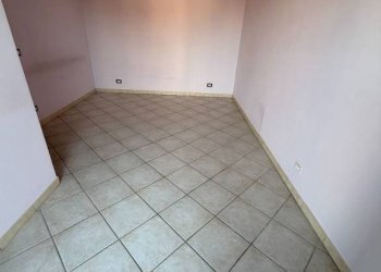 Camera da letto - Bilocale via Ternavasso, 17, Poirino - foto 23
