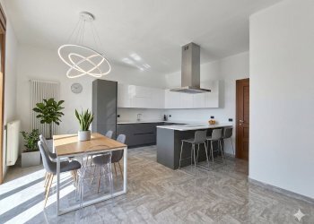 Foto 2 - Casa indipendente Via Battisti
 
1, Taviano - foto 2