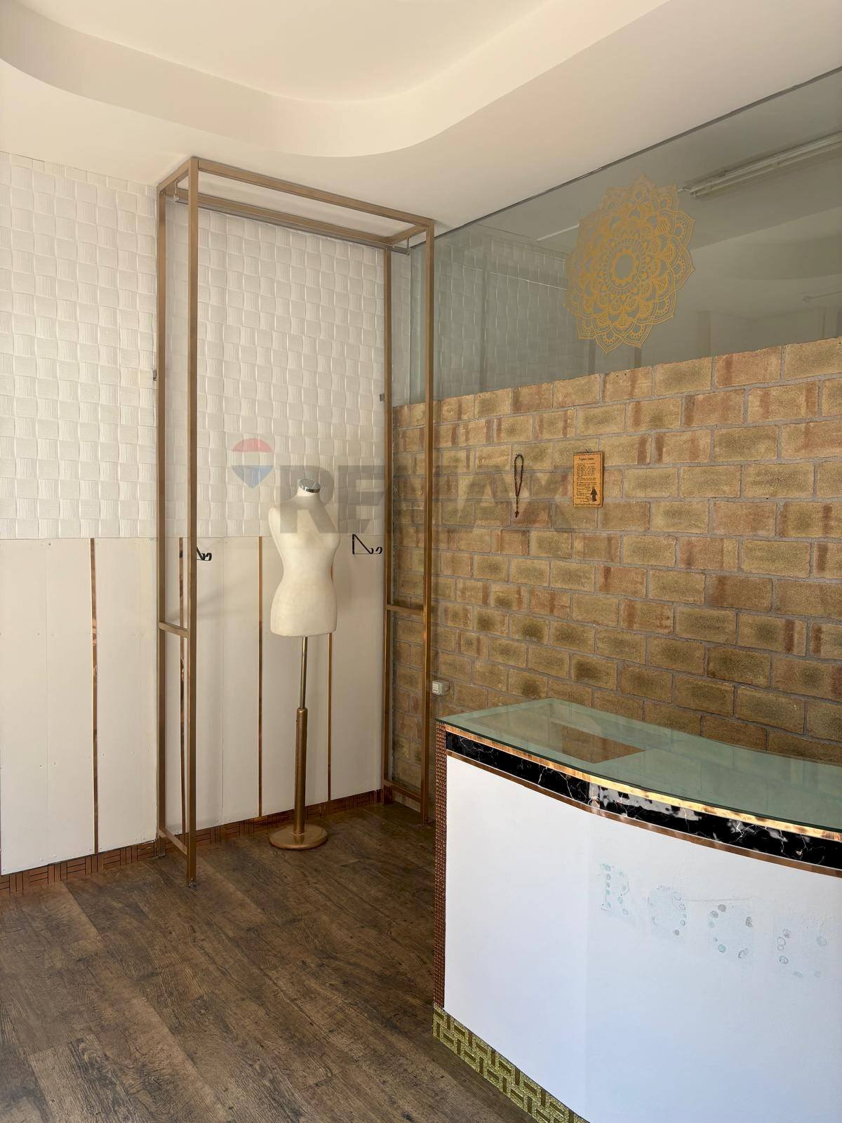 Stanza vuota - Locale Commerciale via Riccardo di San Germano
 
56, Cassino - foto 2