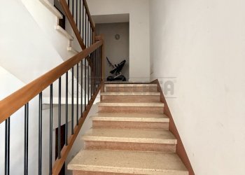 SCALE CONDOMINIALI - Bilocale corso matteotti 52, Montecchio Maggiore - foto 11