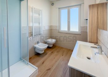 bagno - Apartment Viale Italia, Creazzo - photo 10