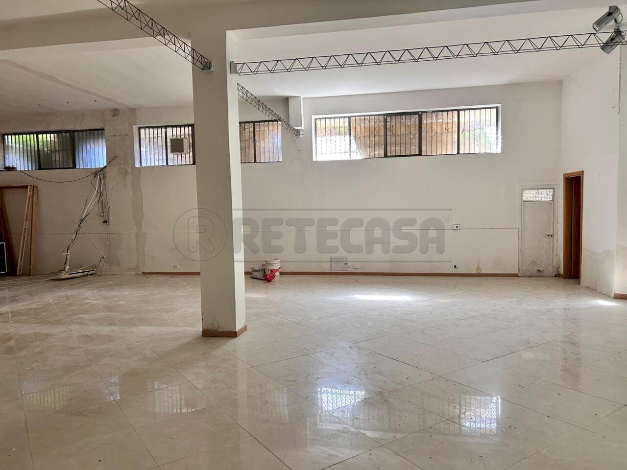 4.jpeg - Commercial Premises Via Pier Maria Rosso di San Secondo 107, Caltanissetta - photo 3