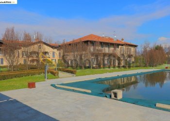 area relax e piscina - Trilocale Via Lega Lombarda 1, Castello di Brianza - foto 9