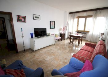 IMG_9619.JPG - Appartamento Via delle Panche 50, Firenze (zona Santa Maria Novella) - foto 2