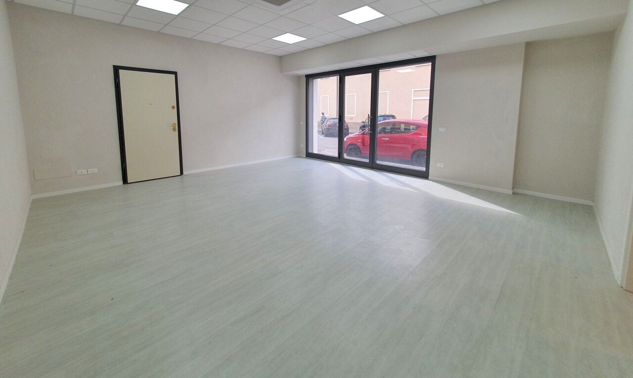 20250905_153802.jpg - Commercial Premises TRAV. VIA MILANO, Brescia - photo 2