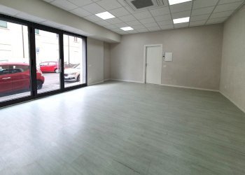 20250905_153515.jpg - Commercial Premises TRAV. VIA MILANO, Brescia - photo 1