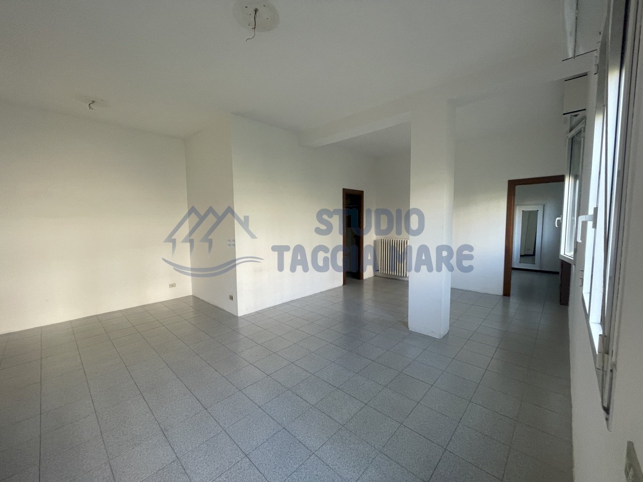 IMG_8851.JPG - Four-room apartment Cipressa - photo 2