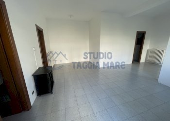 IMG_8853.JPG - Four-room apartment Cipressa - photo 3