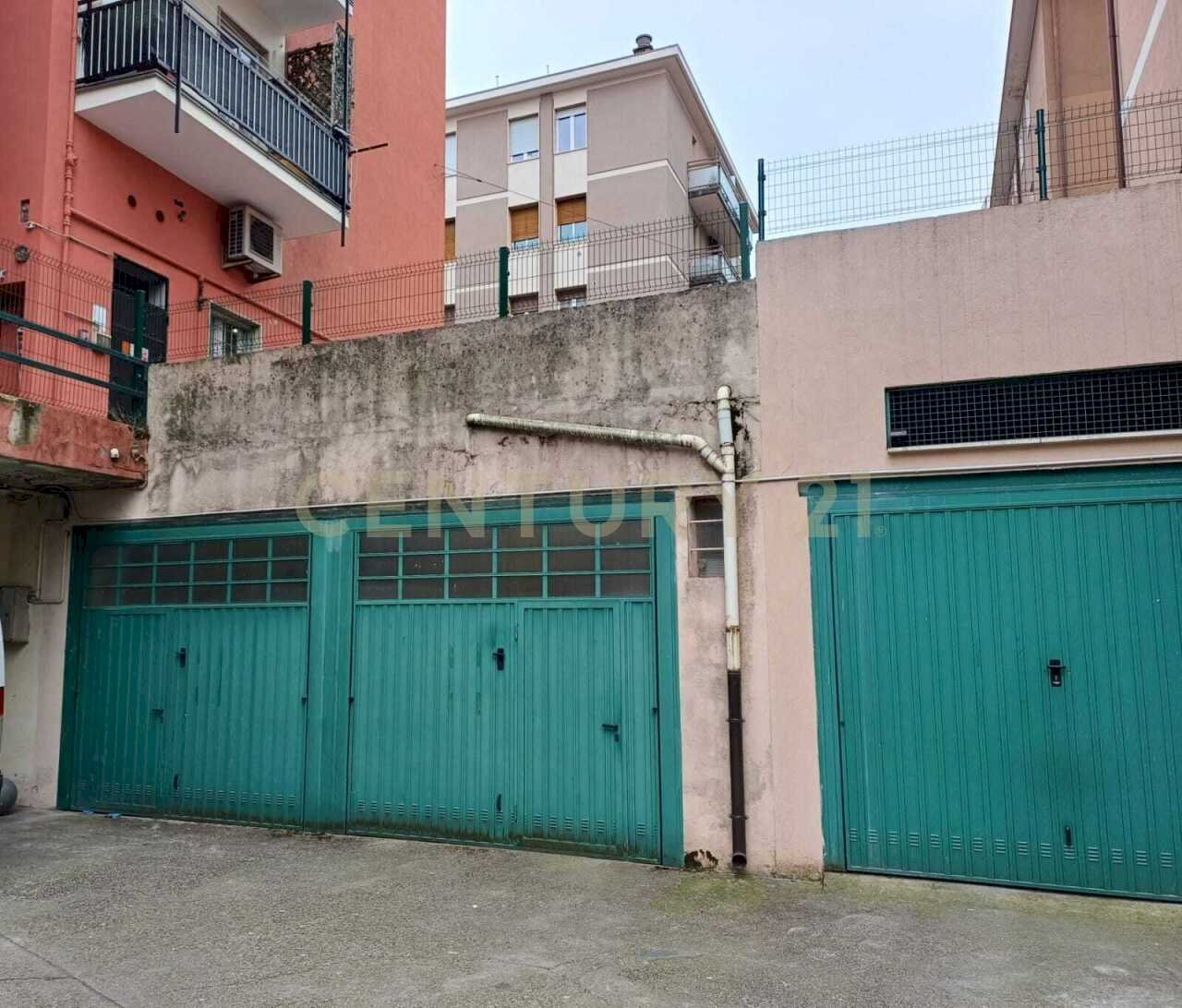 PHOTO-2026-04-07-17-03-35 (9).jpg - Warehouse Via Lucania 10, Verona (neighborhood Borgo Milano) - photo 1